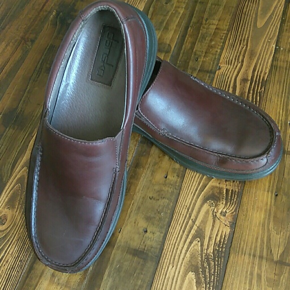 dansko wynn brown distressed